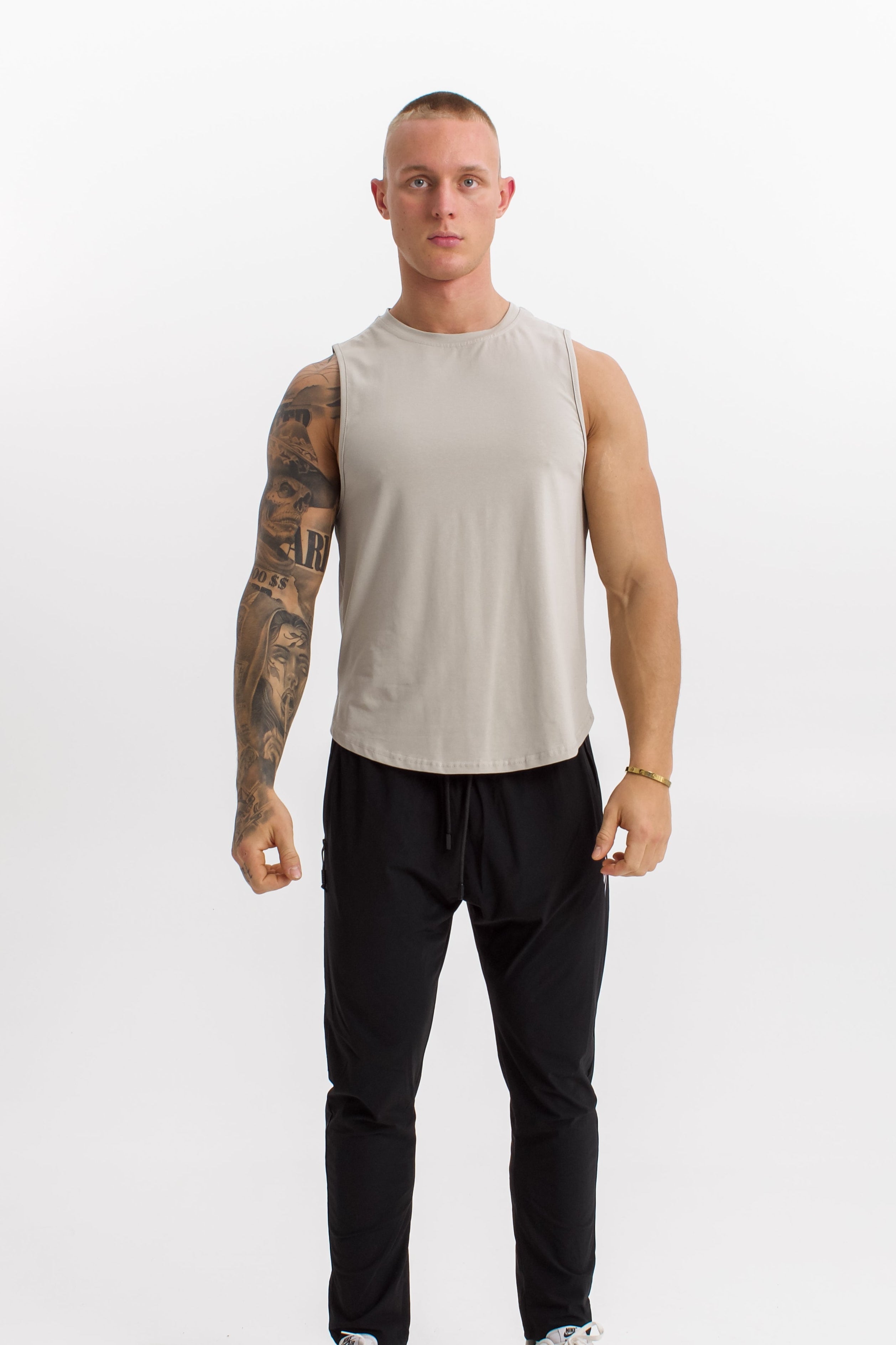 The Relaxed Tank - Sigma - 