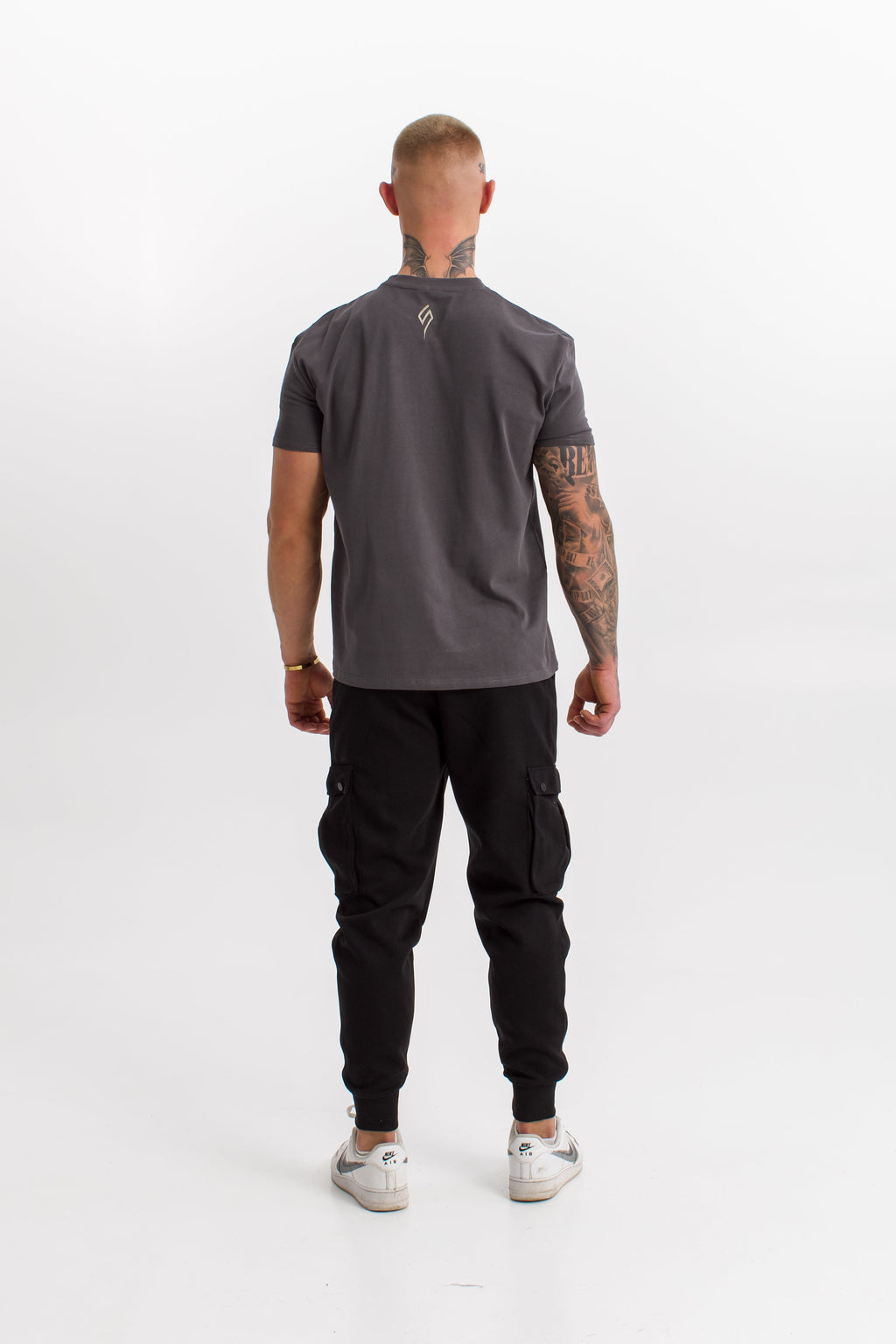 The Tailored Tee - Sigma - 